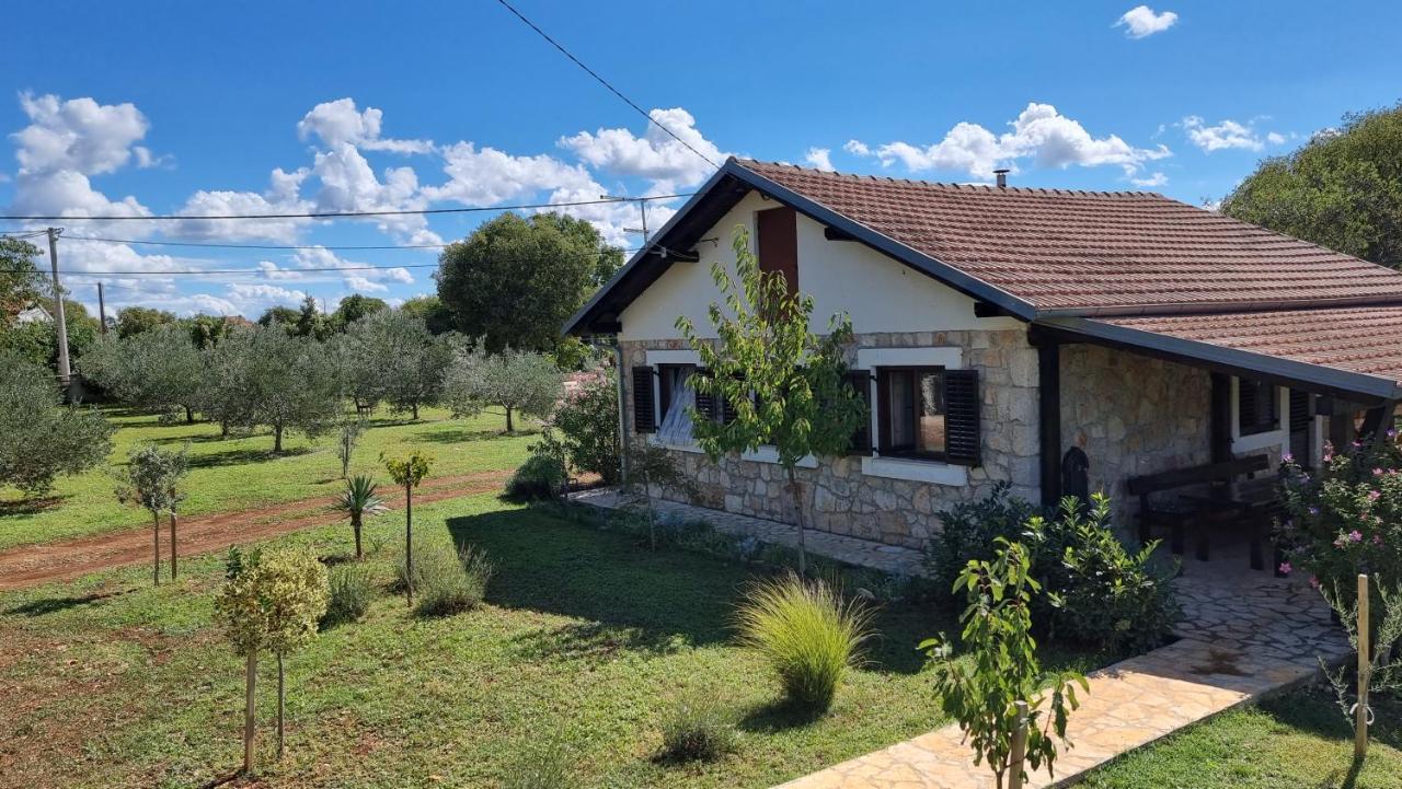 Villa Stone Medal Drniš Exteriér fotografie