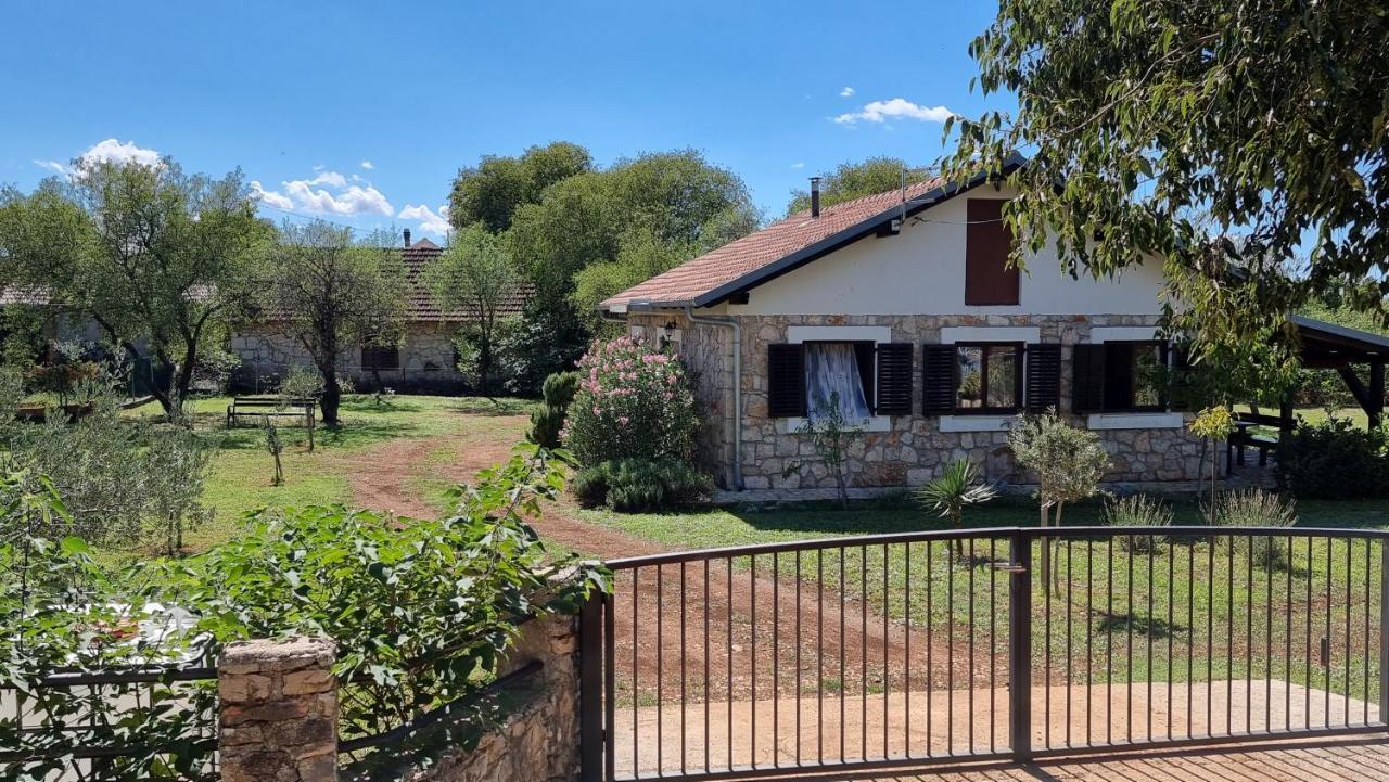 Villa Stone Medal Drniš Exteriér fotografie