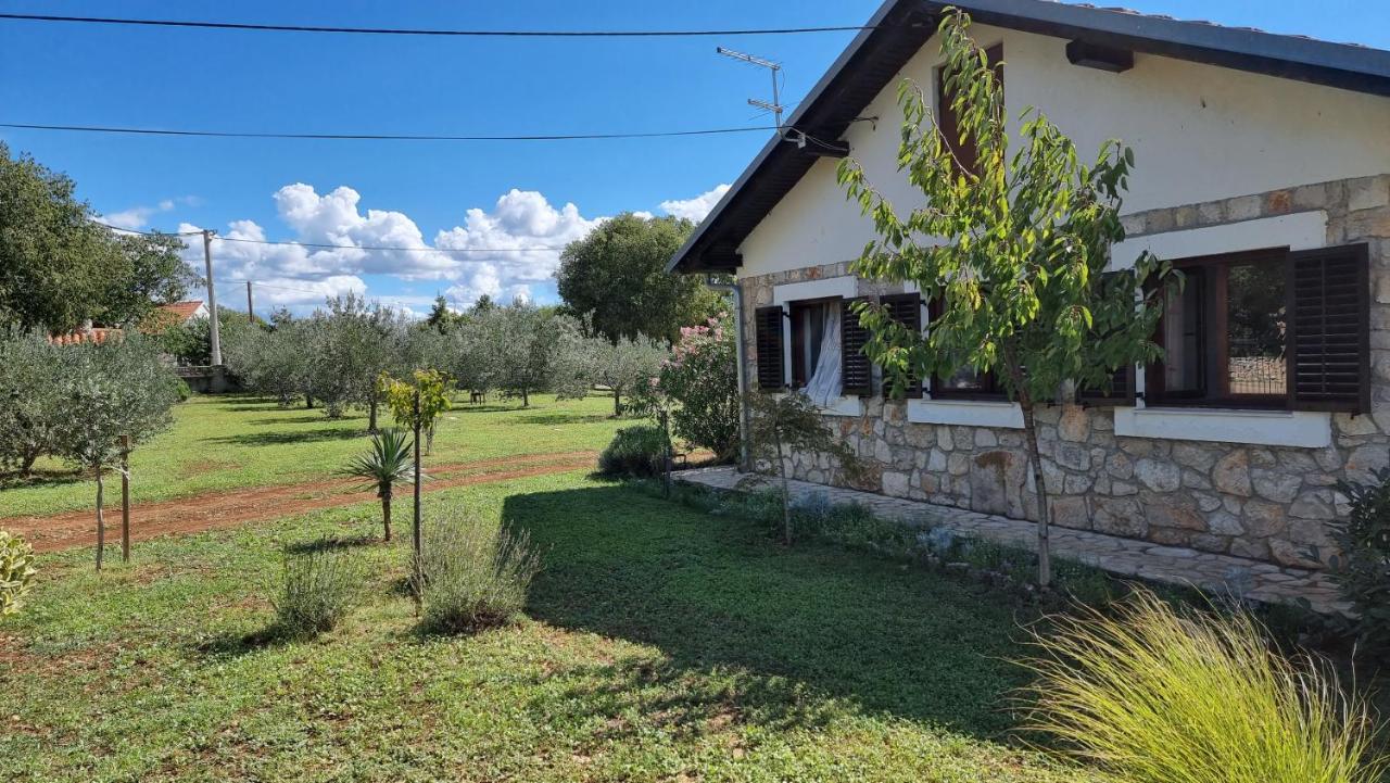 Villa Stone Medal Drniš Exteriér fotografie
