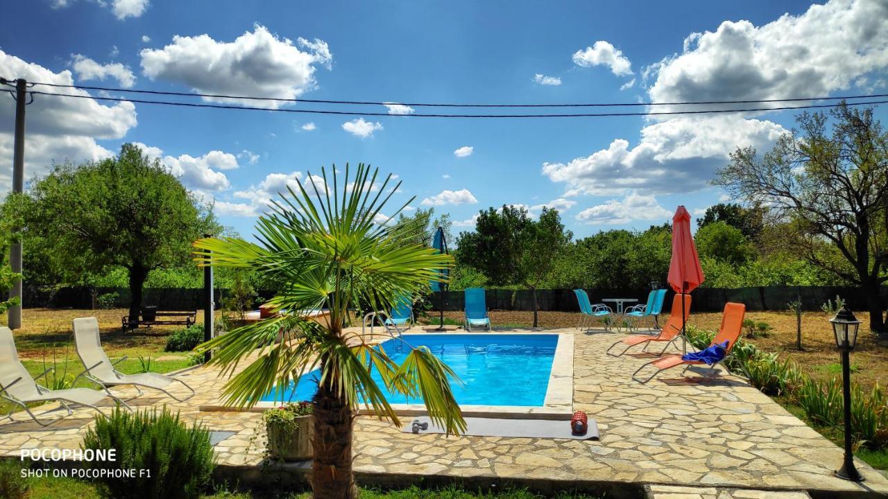 Villa Stone Medal Drniš Exteriér fotografie